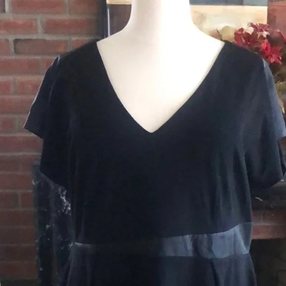 City Chic Women’s Black Short Sleeve Spliced Faux Leather Knee Length Dress - Picture 13 of 16